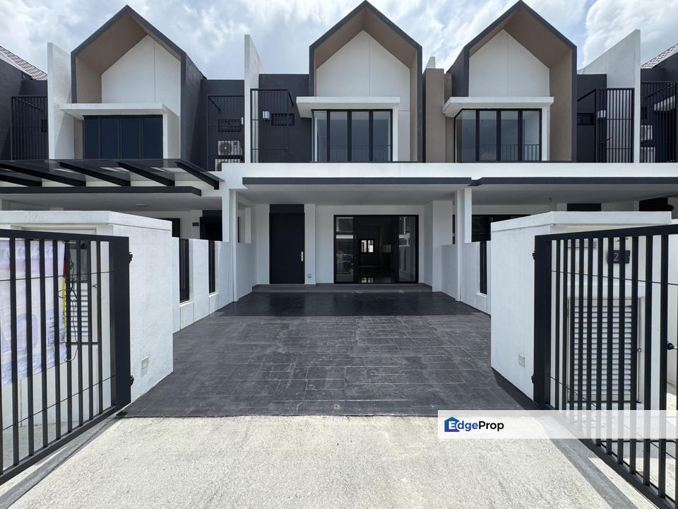 Double Storey Aiora Bandar Serenia, Sepang, Selangor, Dengkil