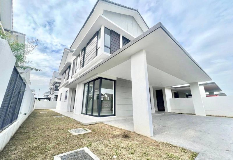 Reesia Elmina Garden