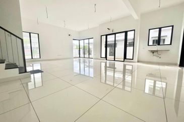 Reesia Elmina Garden