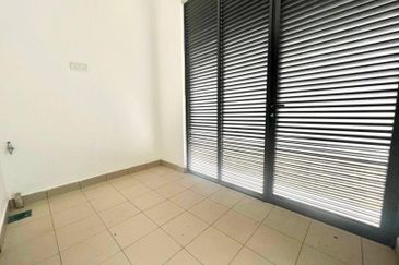 Reesia Elmina Garden