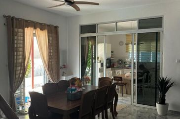 RENOVATED DOUBLE STOREY SEMI D (WHITE HOUSE) - AU2 KERAMAT