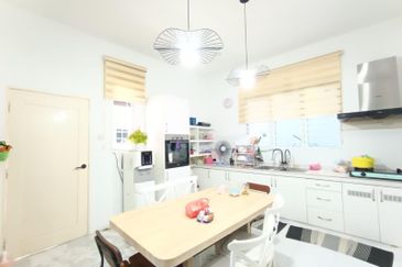 RENOVATED DOUBLE STOREY SEMI D (WHITE HOUSE) - AU2 KERAMAT