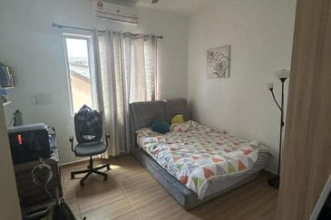 RENOVATED DOUBLE STOREY SEMI D (WHITE HOUSE) - AU2 KERAMAT