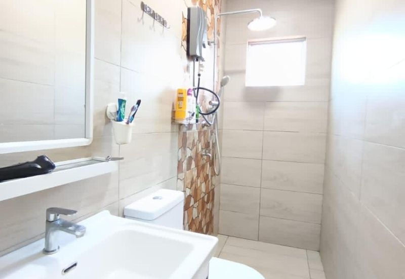 RENOVATED DOUBLE STOREY SEMI D (WHITE HOUSE) - AU2 KERAMAT