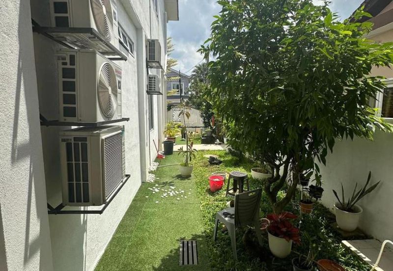 RENOVATED DOUBLE STOREY SEMI D (WHITE HOUSE) - AU2 KERAMAT