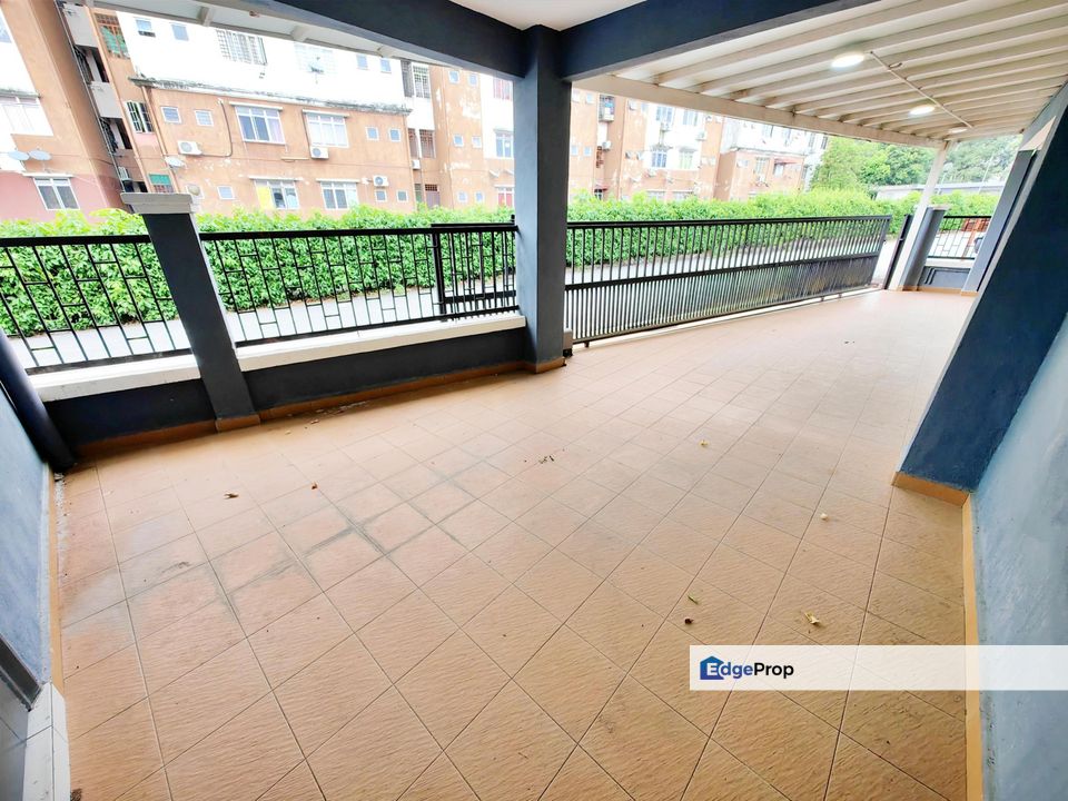 END LOT 2 Storey Terrace Bandar Seri Putra Bangi EXTENDED & RENOVATED, Selangor, Bangi