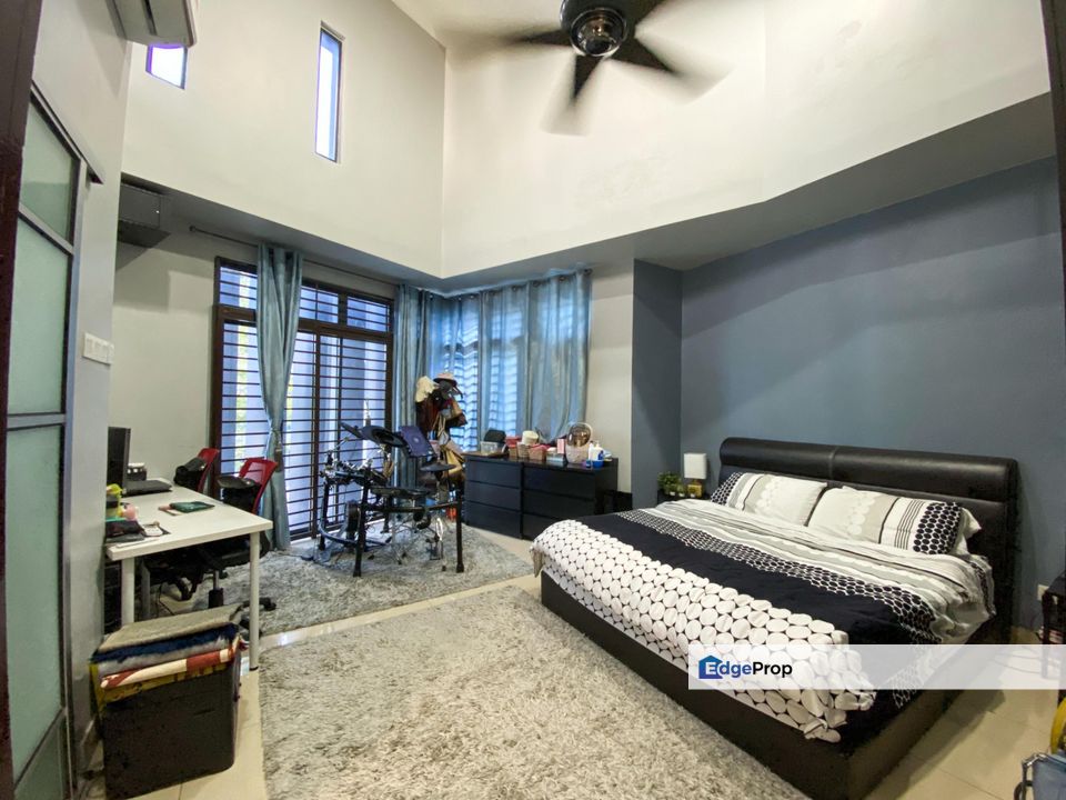 RENOVATED END LOT 2 STOREY SUPERLINK AT LAMAN GLENMARIE, Selangor, Glenmarie