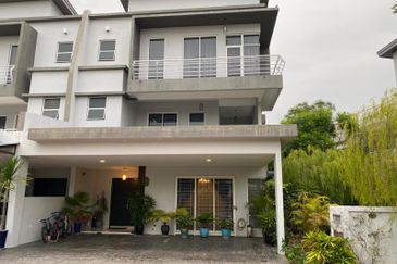 MYDiva, Perdana Lakeview East