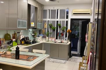 MYDiva, Perdana Lakeview East