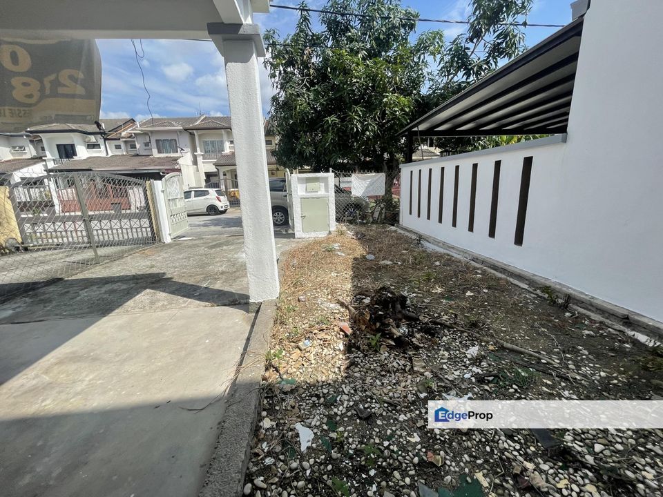 Intermmediate Double Storey Terrace USJ 14 Subang Jaya Nearby LRT Taipan Station, Selangor, USJ