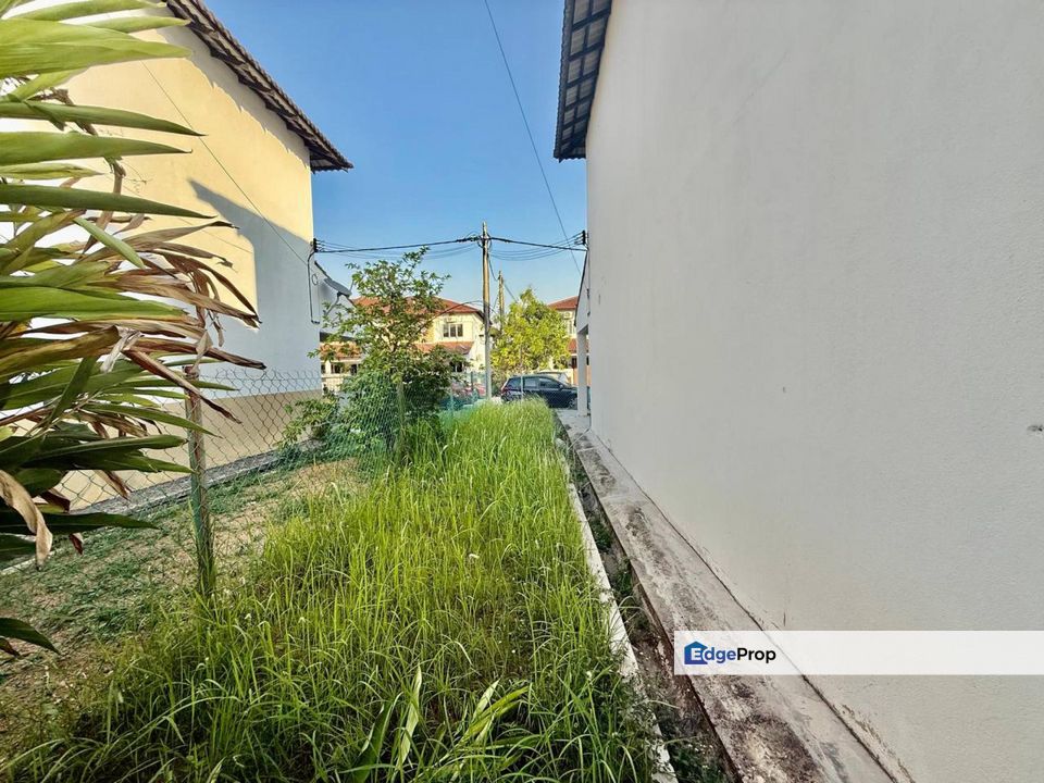 DOUBLE STOREY END LOT ,BANDAR SAUJANA PUTRA , Selangor, Kuala Langat