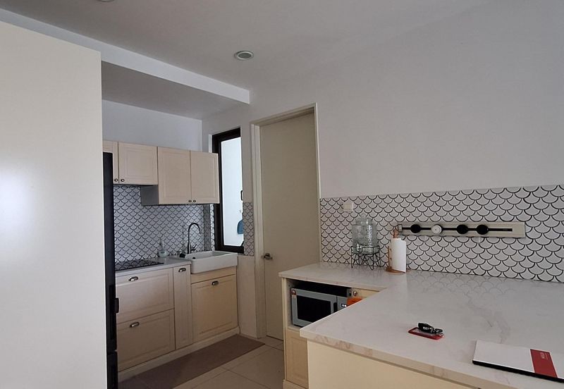 Lake Point Residence