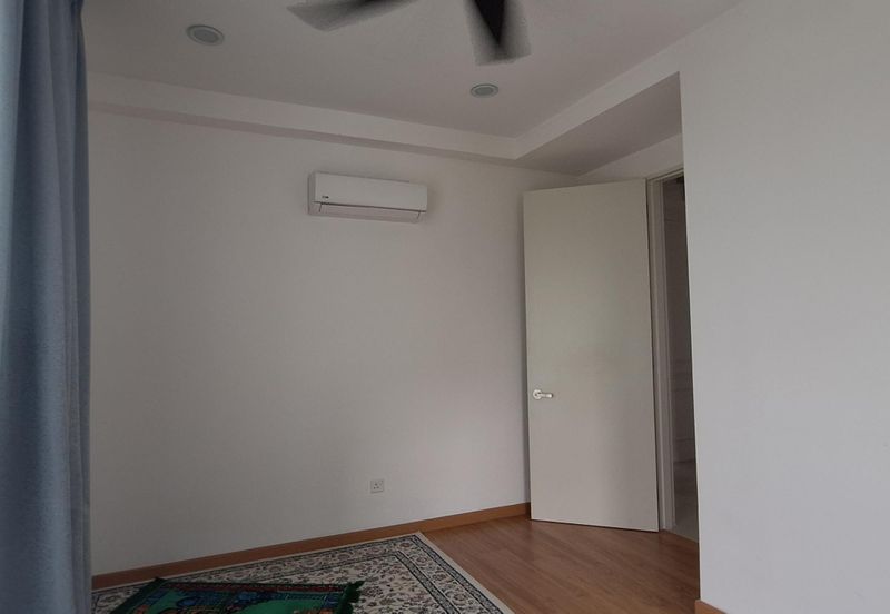 Lake Point Residence