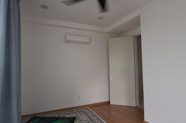 Lake Point Residence