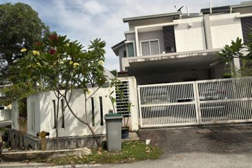 NILAI IMPIAN (LAMAN DELFINA)