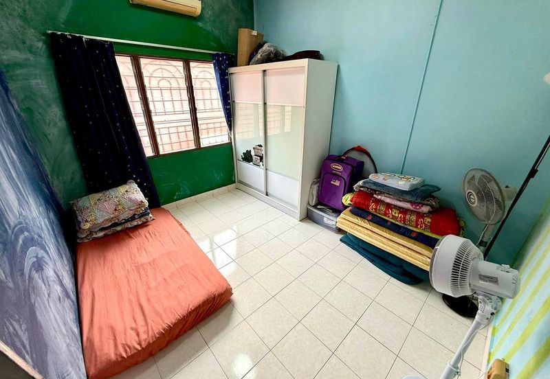 Jalan Anggerik Aranda 31/7