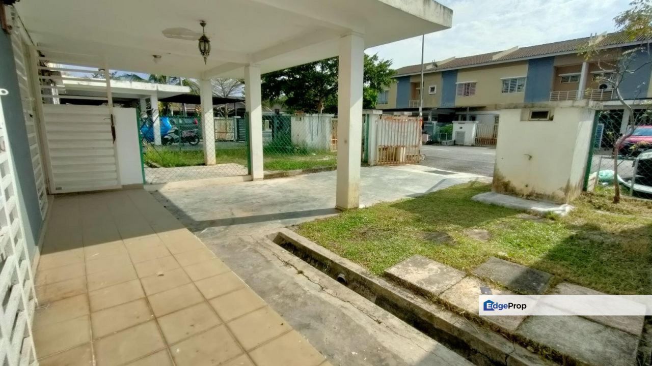Taman Lesteri Bandar Baru Enstek Nilai Double Storey Terrace, Negeri Sembilan, Labu