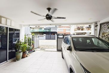 Fully Extended Taman Selayang Indah Double Storey Terrace