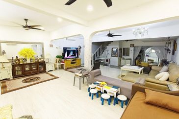 Fully Extended Taman Selayang Indah Double Storey Terrace