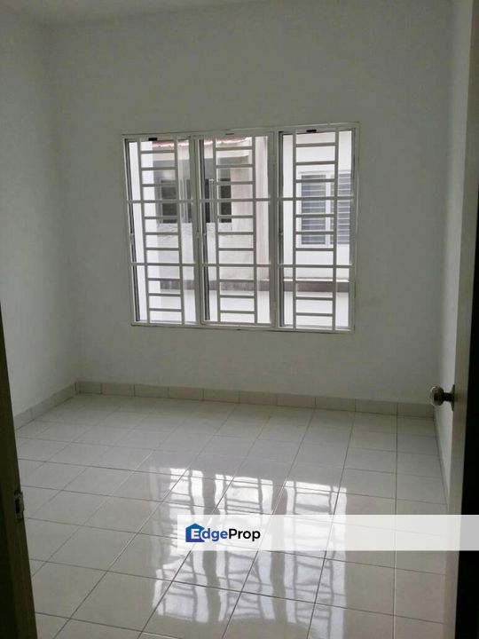LAMAN SEMANGGI, TMN SRI TANJUNG SEMENYIH DOUBLE STOREY TERRACE, Selangor, Semenyih