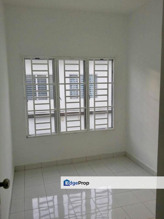 LAMAN SEMANGGI, TMN SRI TANJUNG SEMENYIH DOUBLE STOREY TERRACE, Selangor, Semenyih