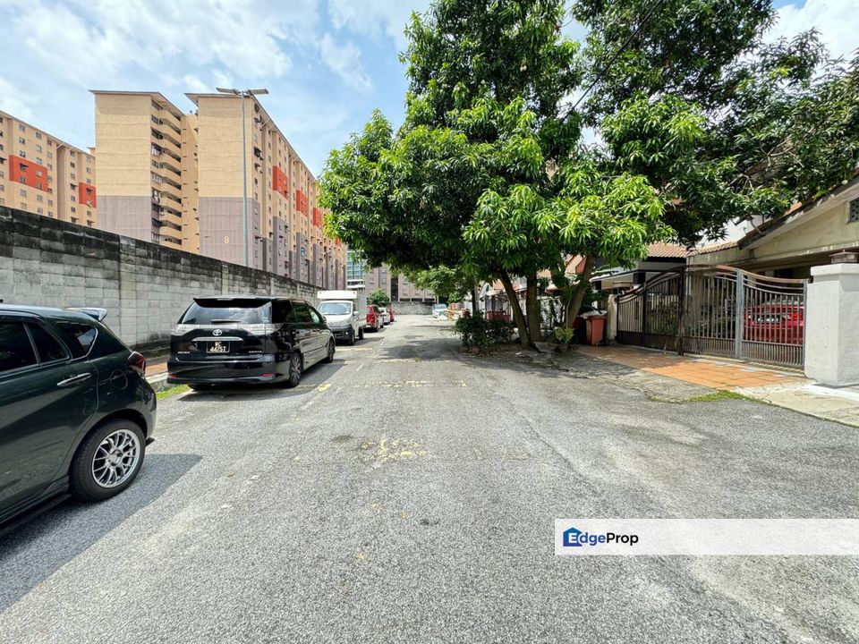Kelana Idaman PJU 1, Ara Damansara Petaling Jaya Double Storey Terrace End Lot with Extra Land (Facing Open), Selangor, Kelana Jaya