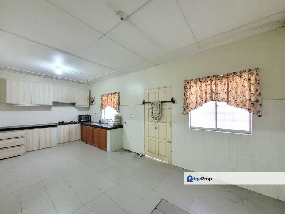 Facing Open!!! Desa Casuarina Nilai, Negeri Sembilan, Nilai