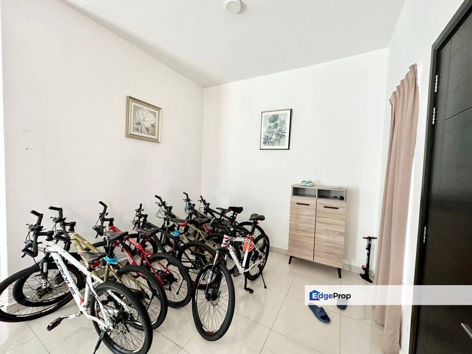 Cyberjaya Mydiva Homes Perdana Lake View Double Storey Semi D Intermmediate, Selangor, Cyberjaya