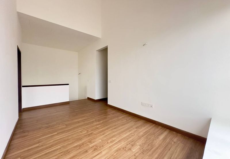 Setia Warisan Tropika (Belladonna)