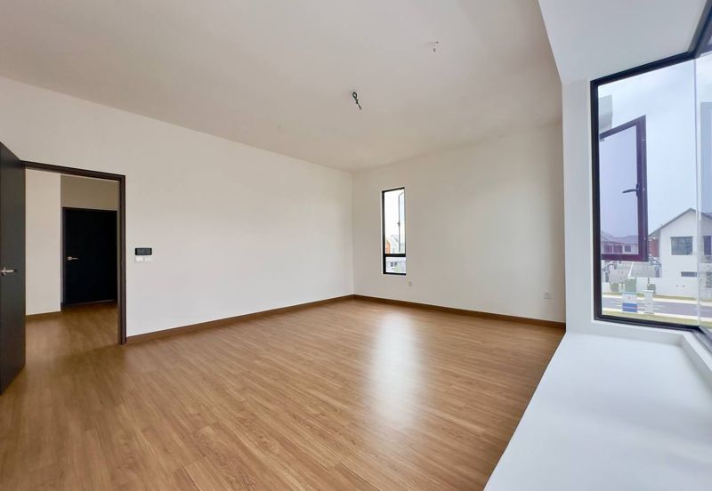 Setia Warisan Tropika (Belladonna)