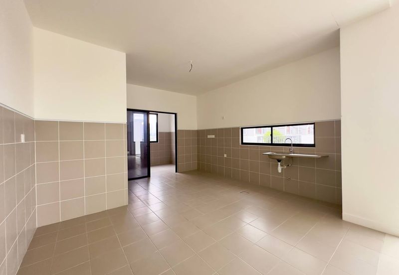 Setia Warisan Tropika (Belladonna)