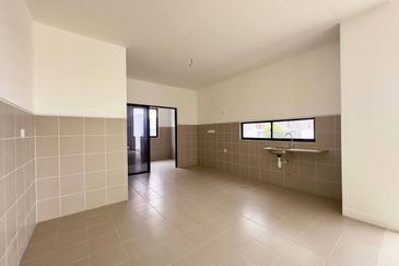 Setia Warisan Tropika (Belladonna)