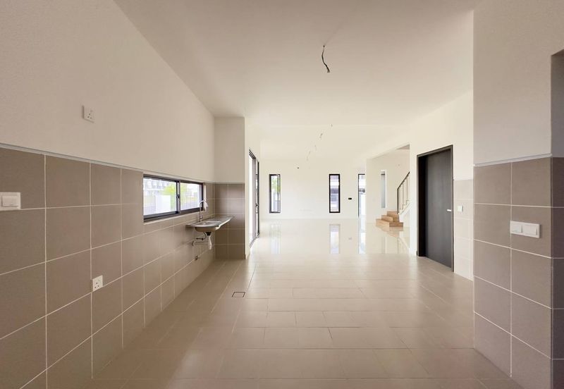 Setia Warisan Tropika (Belladonna)