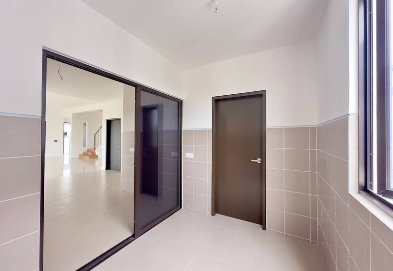 Setia Warisan Tropika (Belladonna)