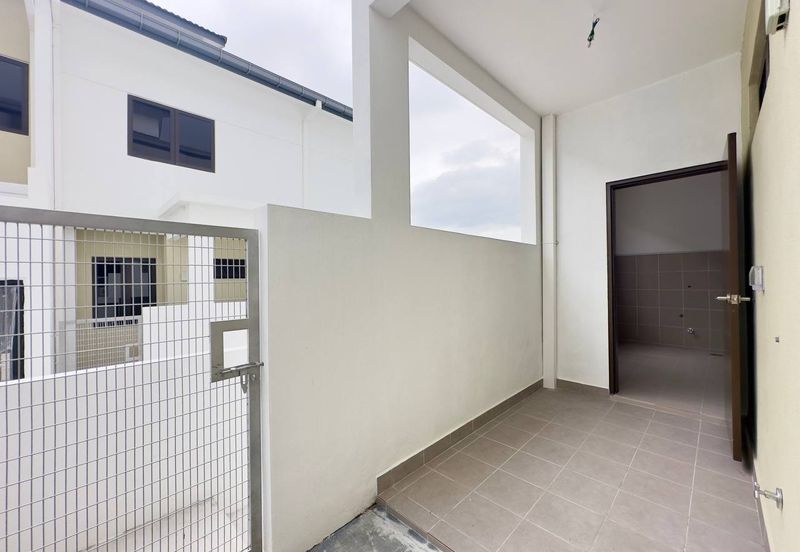 Setia Warisan Tropika (Belladonna)