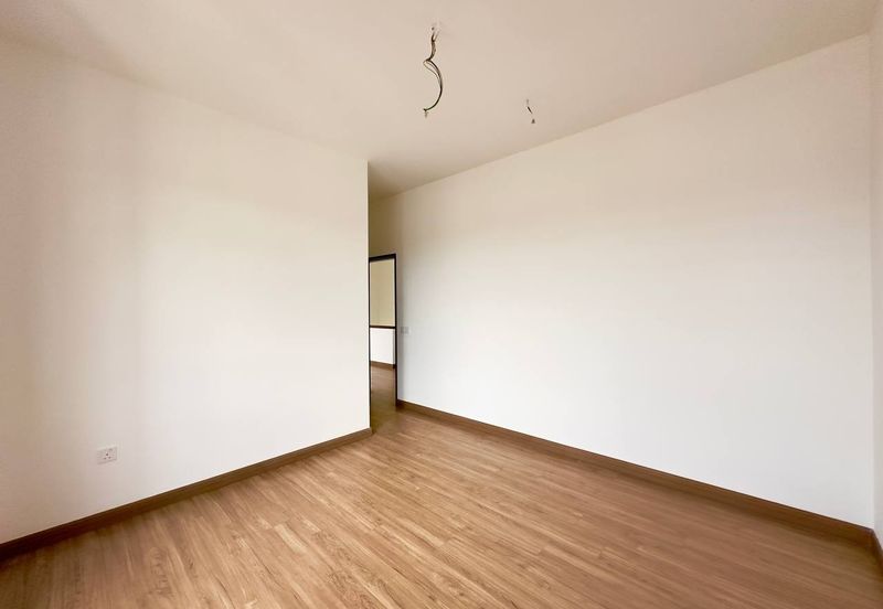 Setia Warisan Tropika (Belladonna)