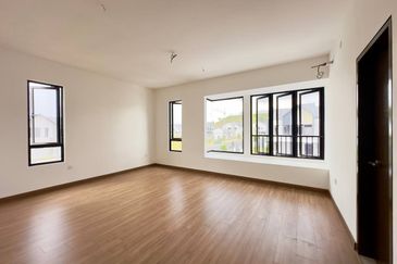 Setia Warisan Tropika (Belladonna)