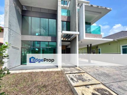 2.5 STOREY MODERN BUNGALOW, TAMAN UNIVERSITI BANGI NEAR GMI AND UKM, Selangor, Bangi
