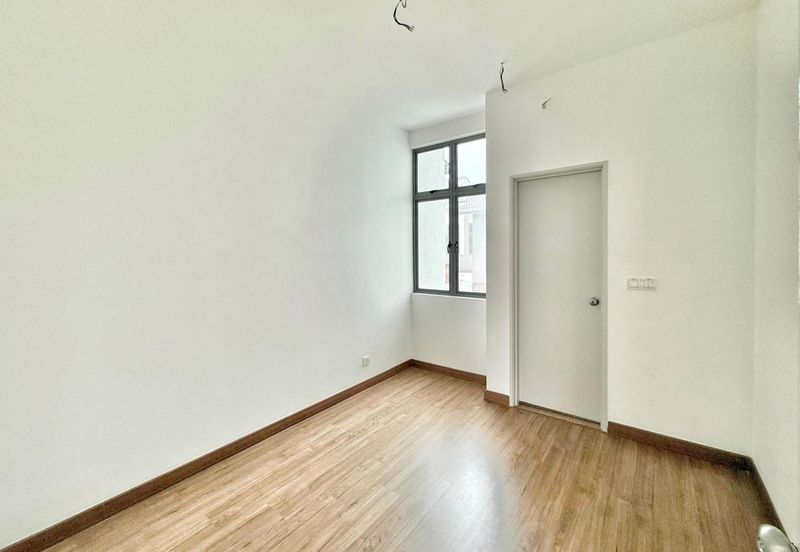 LAMAN MAWAR INDAH @ KOTA SERIEMAS