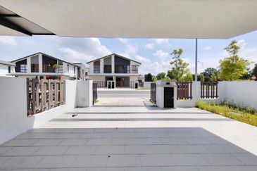 DOUBLE STOREY SEMI D (FROSA) ECOHILL 2 SEMENYIH