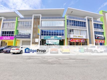 GOOD OFFER 3 Storey Shop Kubica Square Bandar Puteri Bangi FREEHOLD, Selangor, Kajang