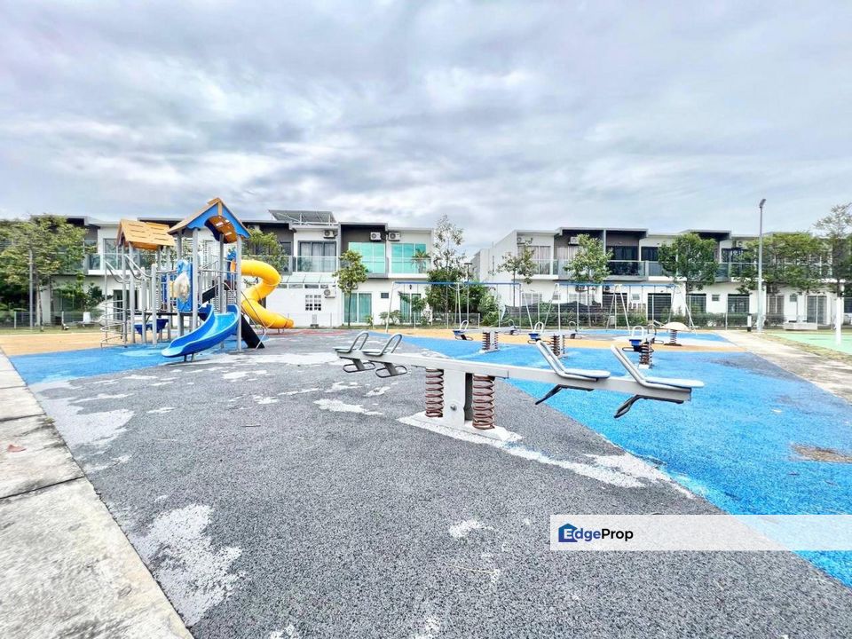 FOR SALE : Double Storey, Casaview Residence, Cybersouth @ Dengkil, Selangor, Cyberjaya