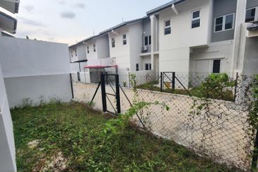 NEW HOUSE 2 STOREY HOUSE SERENIA CITY ARINA SEPANG