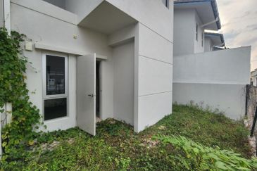 NEW HOUSE 2 STOREY HOUSE SERENIA CITY ARINA SEPANG