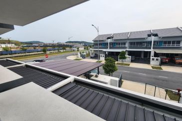 NEW HOUSE 2 STOREY HOUSE SERENIA CITY ARINA SEPANG