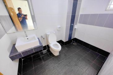 NILAI IMPIAN (LAMAN ORKID)