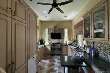 Impian Golf & Country Club