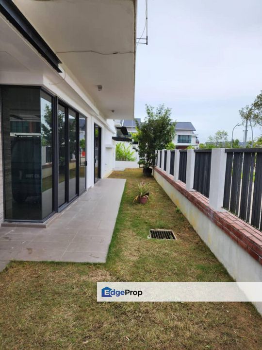 END LOT FREEHOLD NON BUMI LOT Double Storey  ELMINA VALLEY 4 SHAH ALAM Selangor, Selangor, Shah Alam