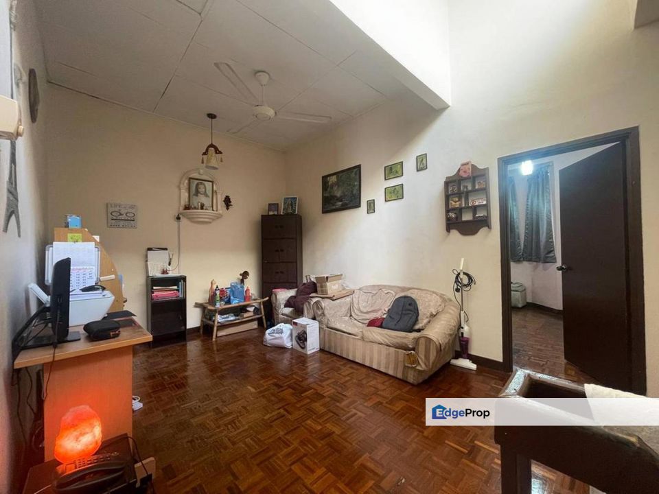 Renovated 22x70 Teres 2 Tingkat Taman Lestari Putra, Seri Kembangan, Selangor, Seri Kembangan