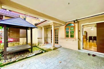 Jalan Suasana, Bandar Tun Hussein Onn